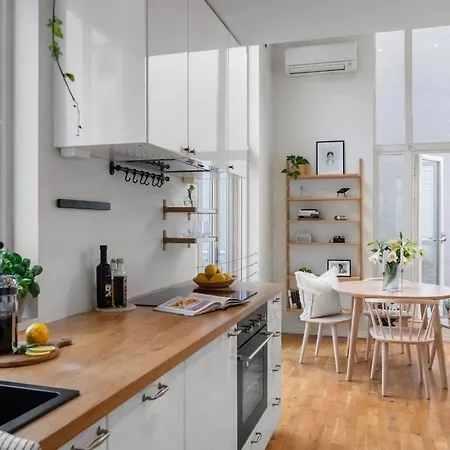 Modern And Airy In Center * ברגן
