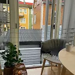 Modern And Airy In Center 아파트 *