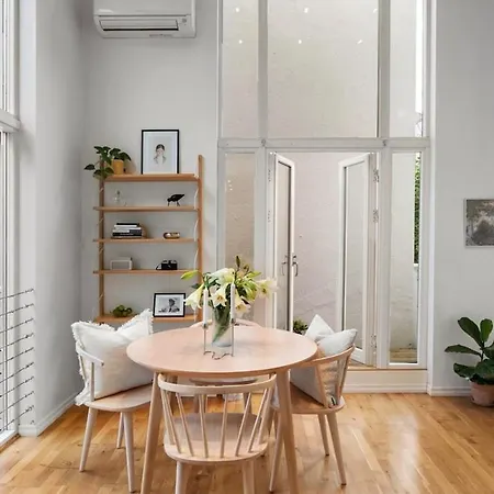 Modern And Airy In Center Leilighet *